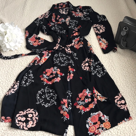 Topcoat 🧵💋 - Picture 1 of 3